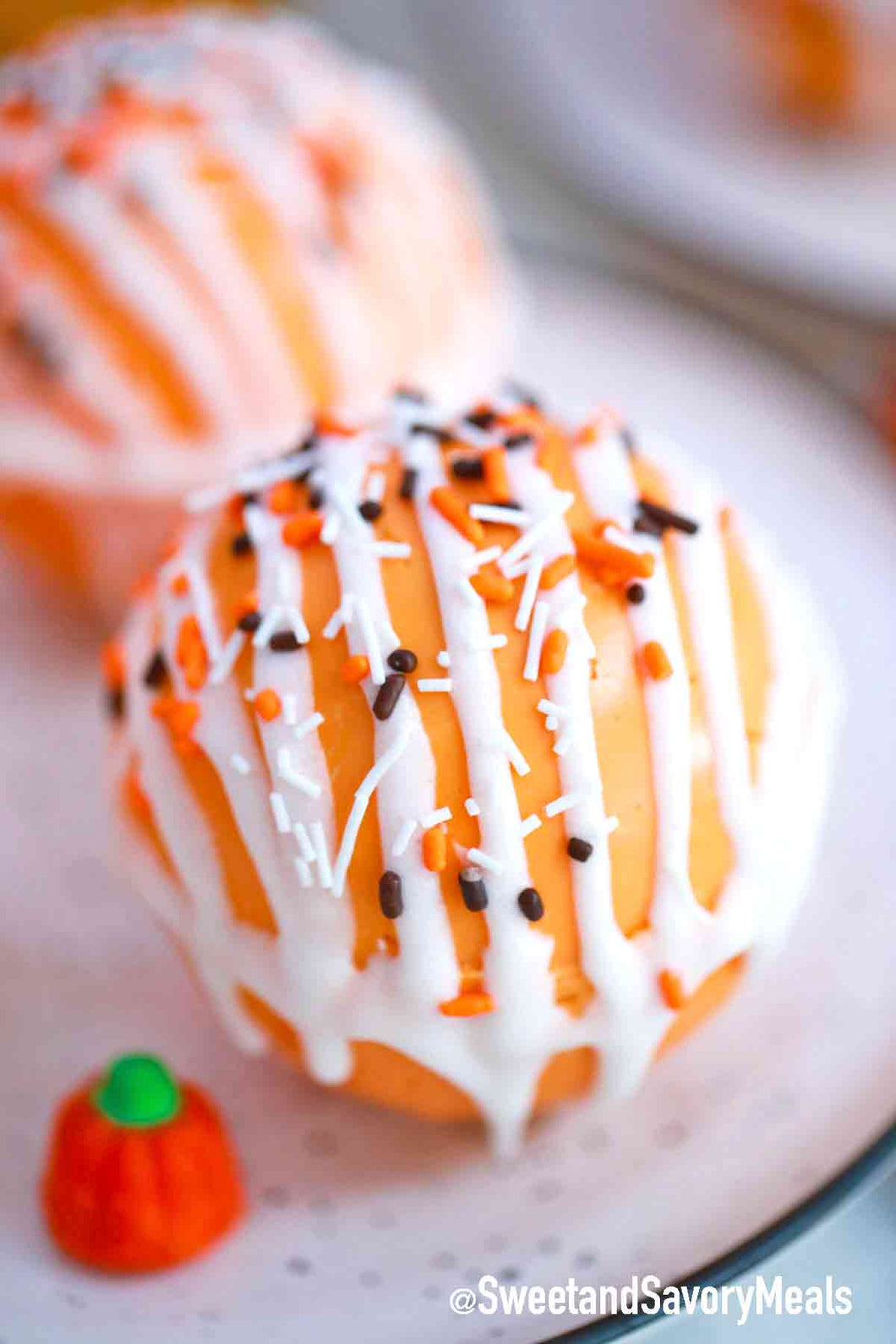 Pumpkin Spice Cocoa Bomb